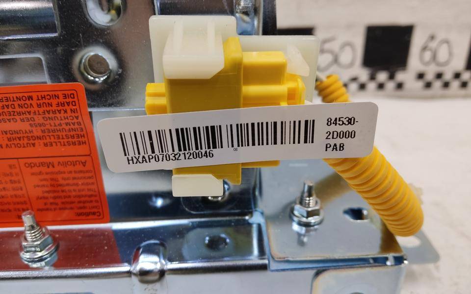 Подушка безопасности пассажирская (в торпедо)