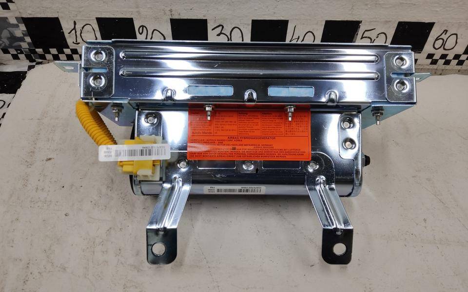 Подушка безопасности пассажирская (в торпедо)