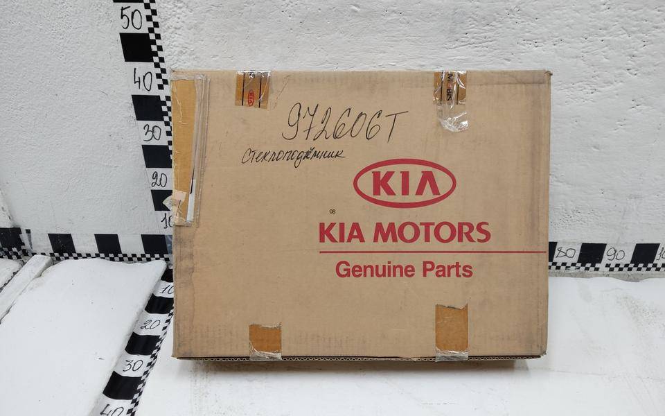 Стеклоподъемник механ. задний левый