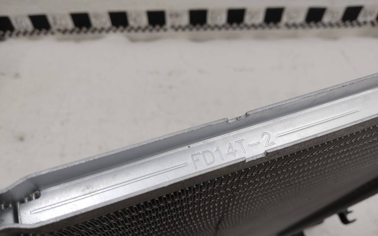 Радиатор охлаждения двигателя основной