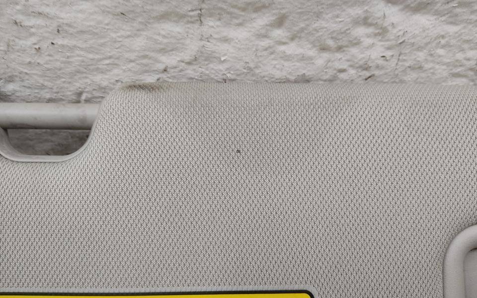 Козырек солнцезащитный