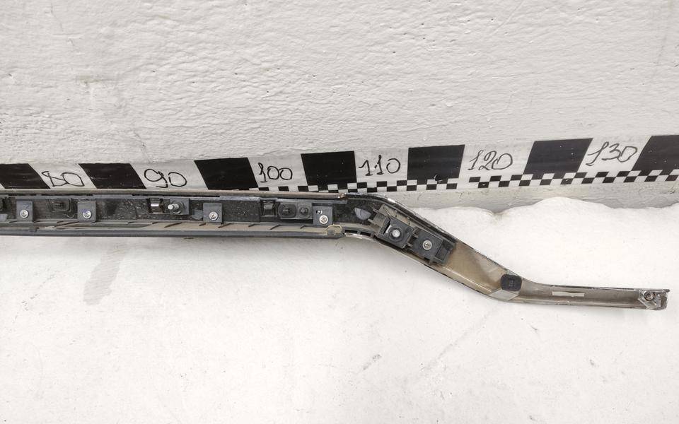 Накладка двери багажника