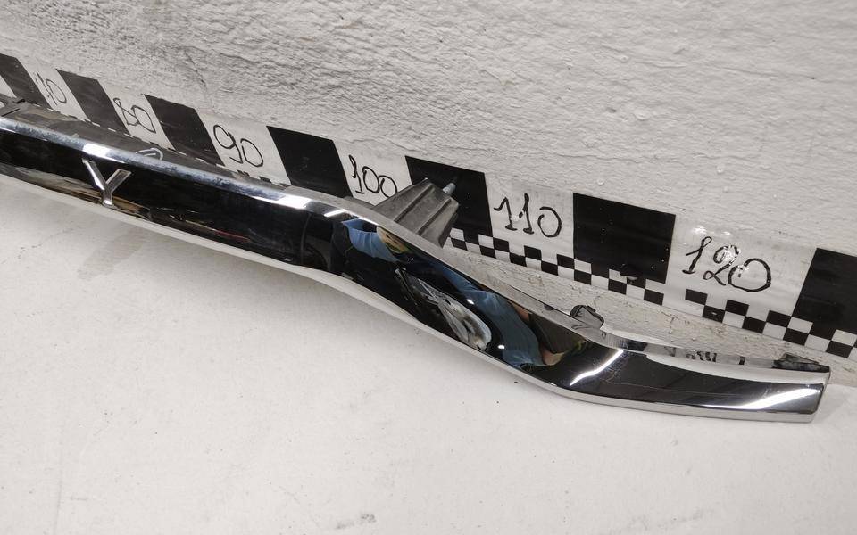 Накладка двери багажника