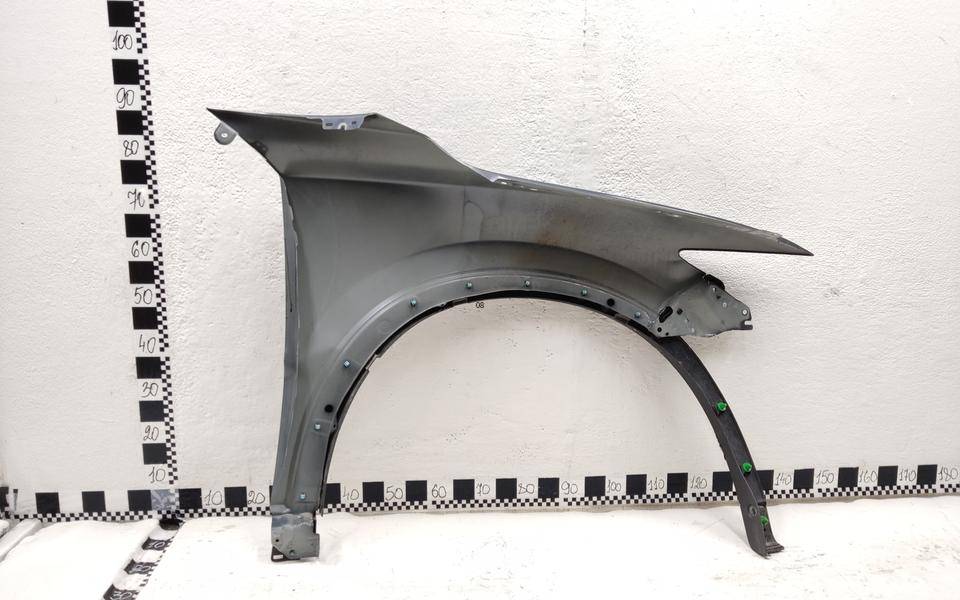 Крыло переднее левое