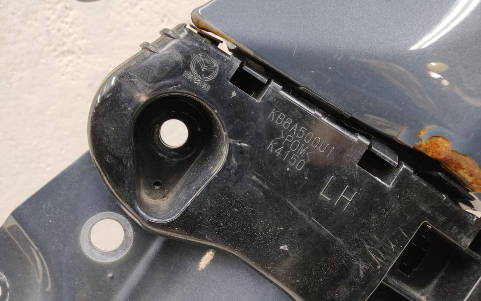 Крыло переднее левое