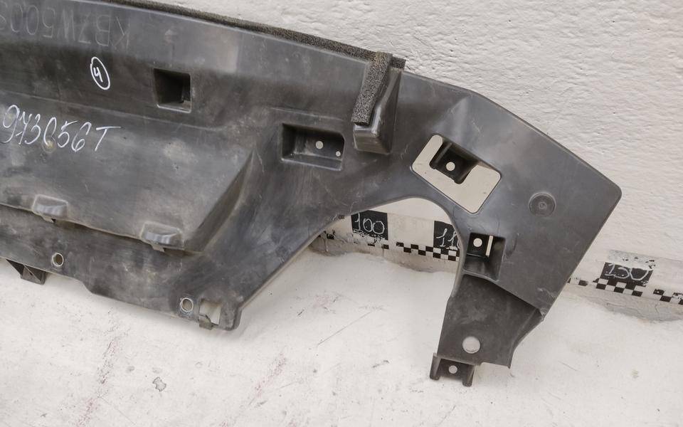 Пыльник двигателя центральный