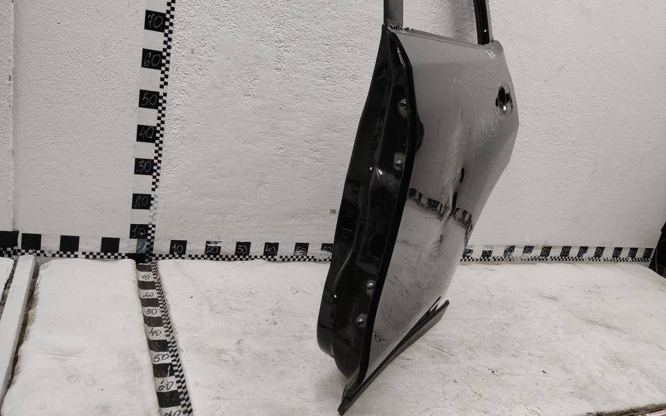 Дверь задняя левая