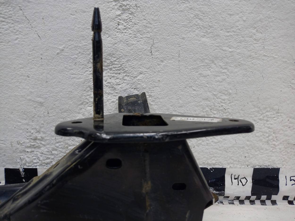 Усилитель заднего бампера