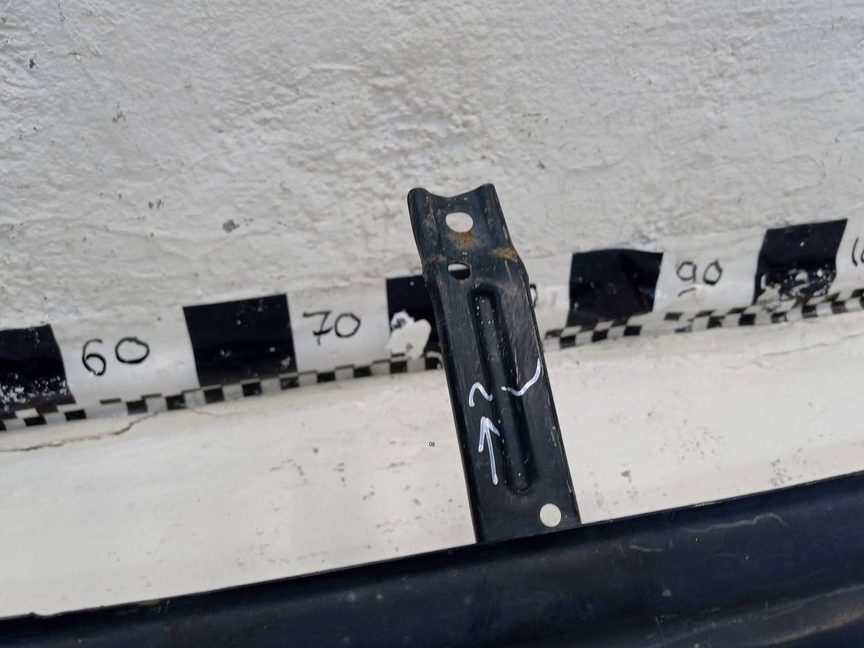 Усилитель заднего бампера