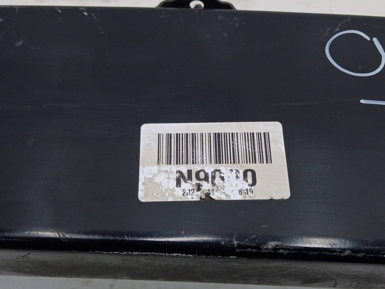 Усилитель переднего бампера