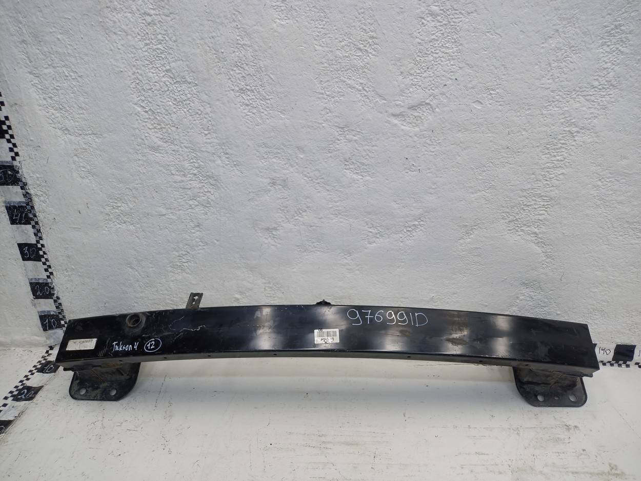 Усилитель переднего бампера