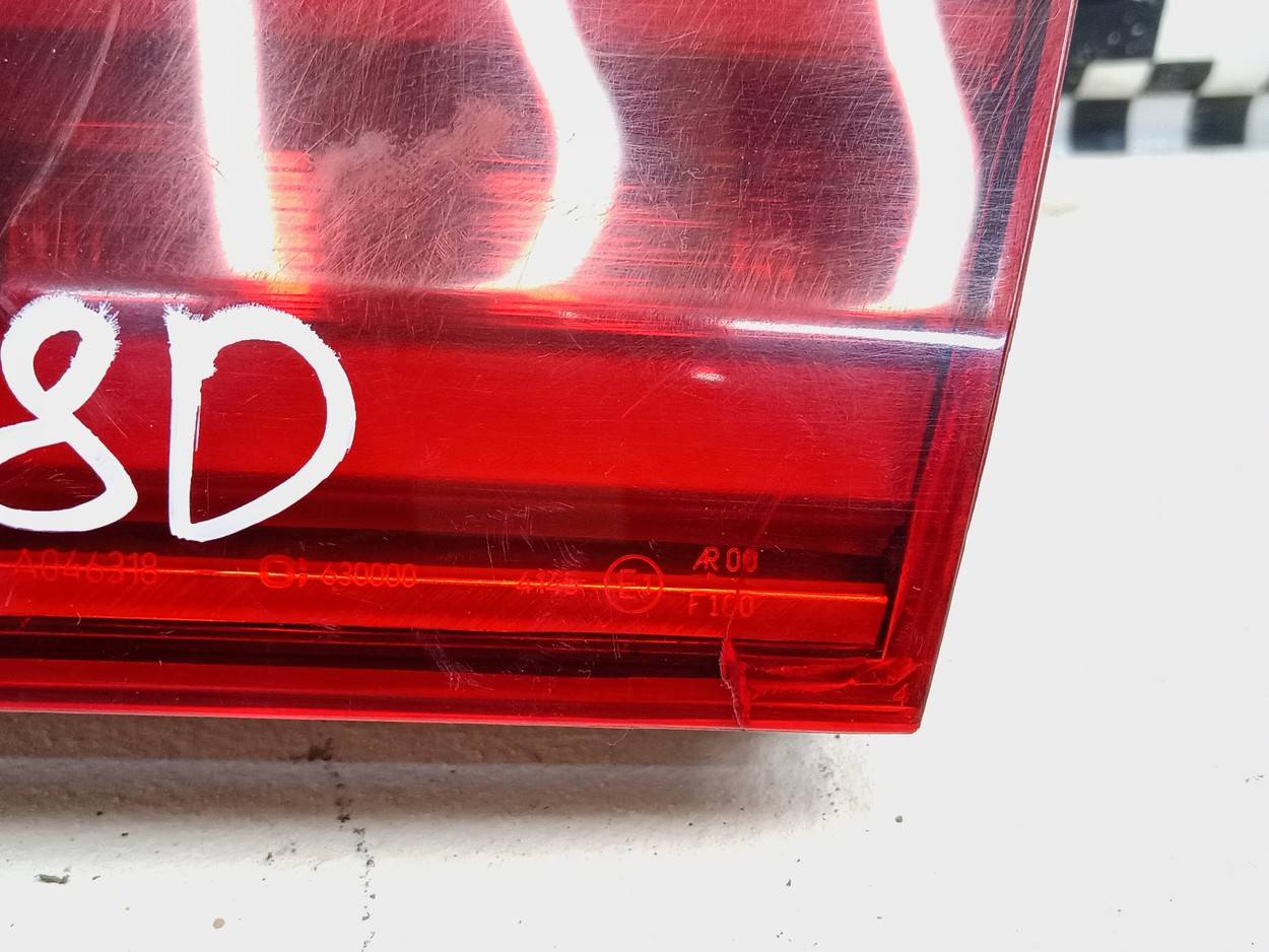 Фонарь задний внутренний правый