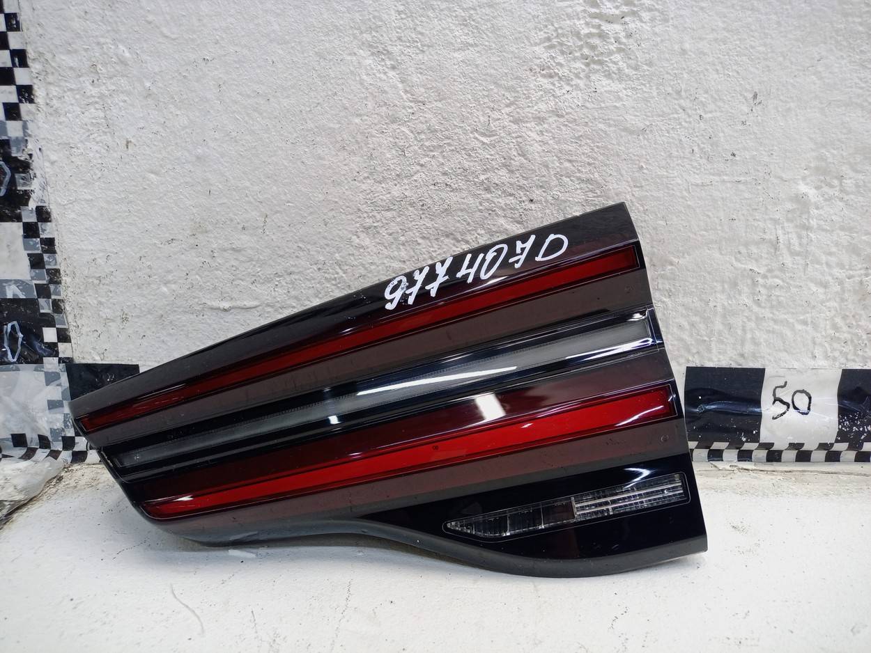 Фонарь задний внутренний правый