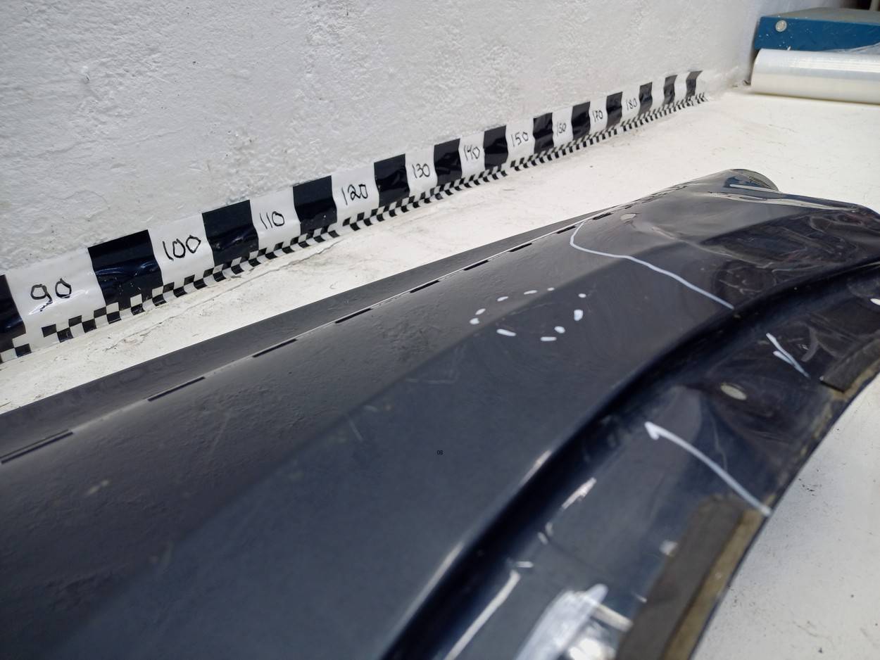 Крыло переднее правое