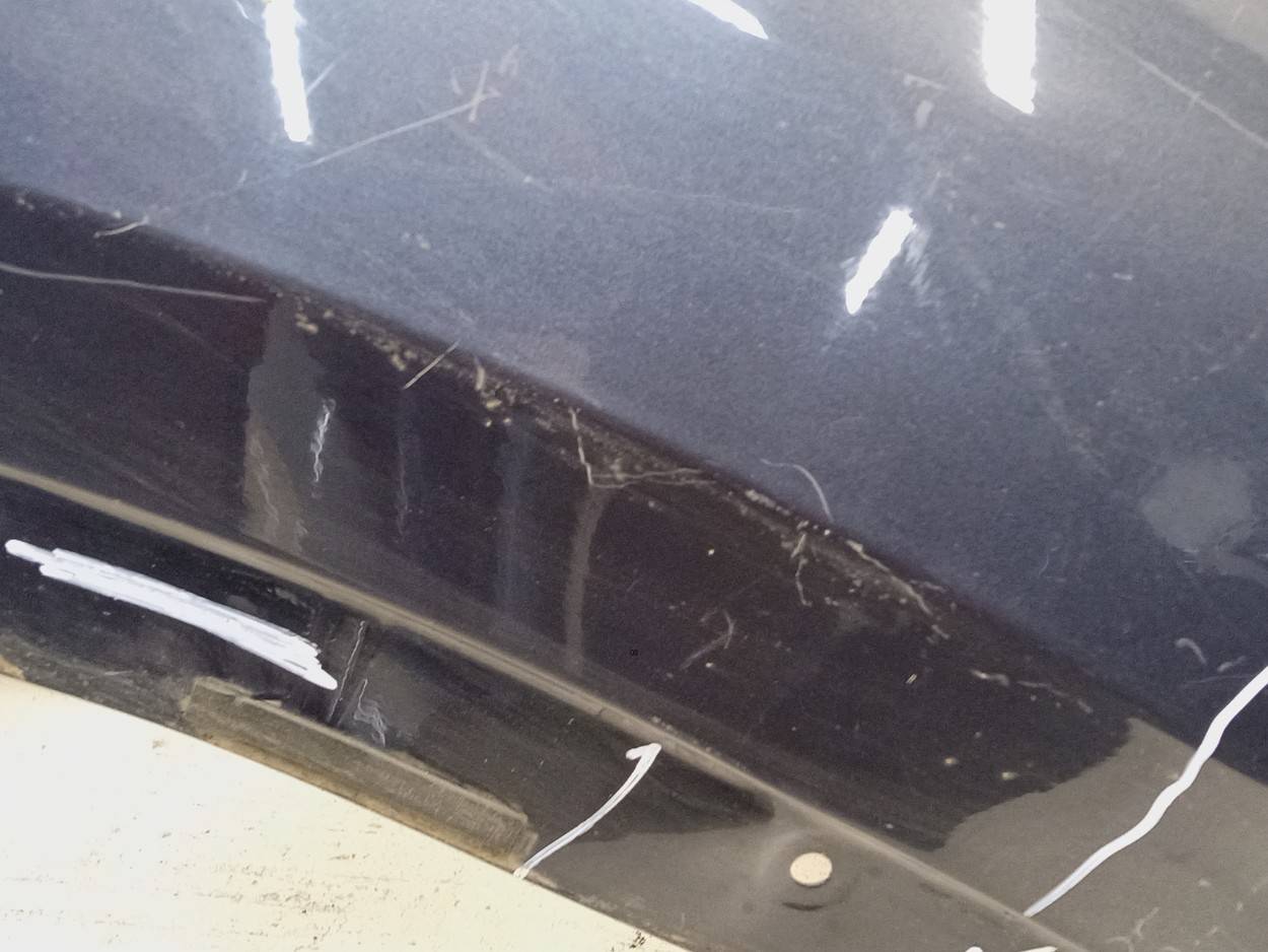 Крыло переднее правое