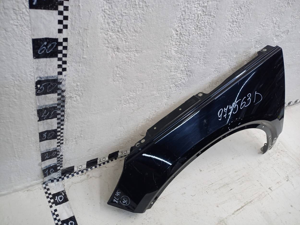 Крыло переднее левое