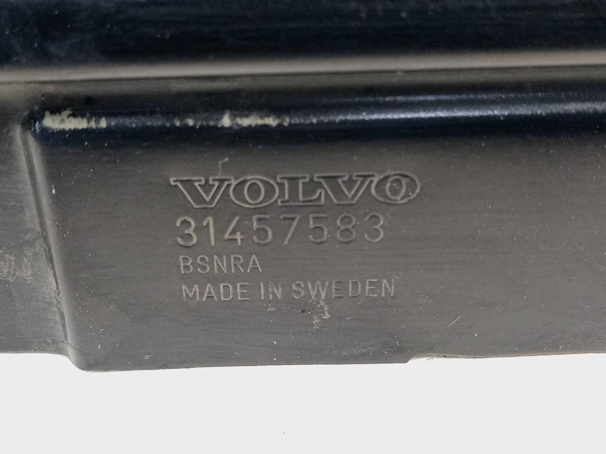 Крыло переднее левое