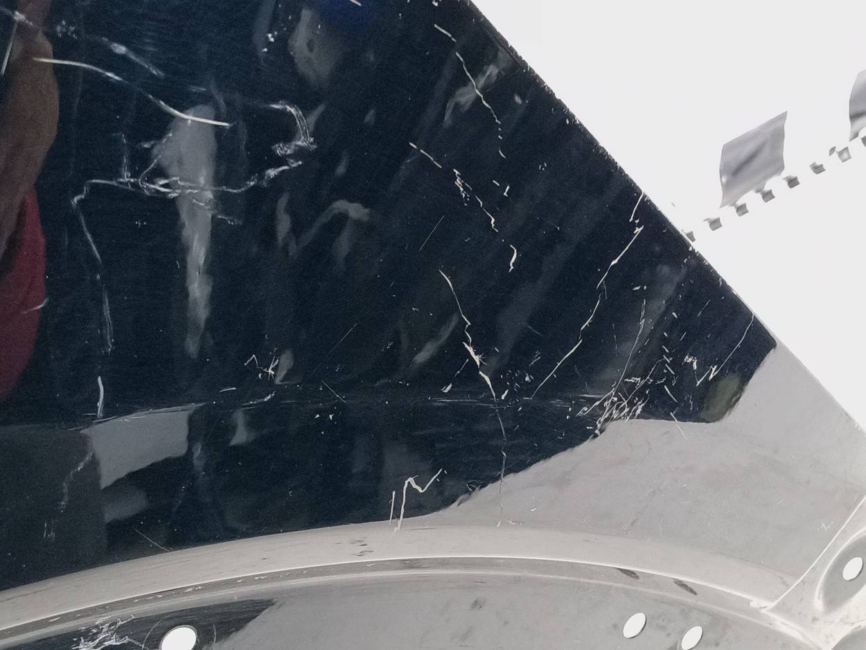 Крыло переднее левое