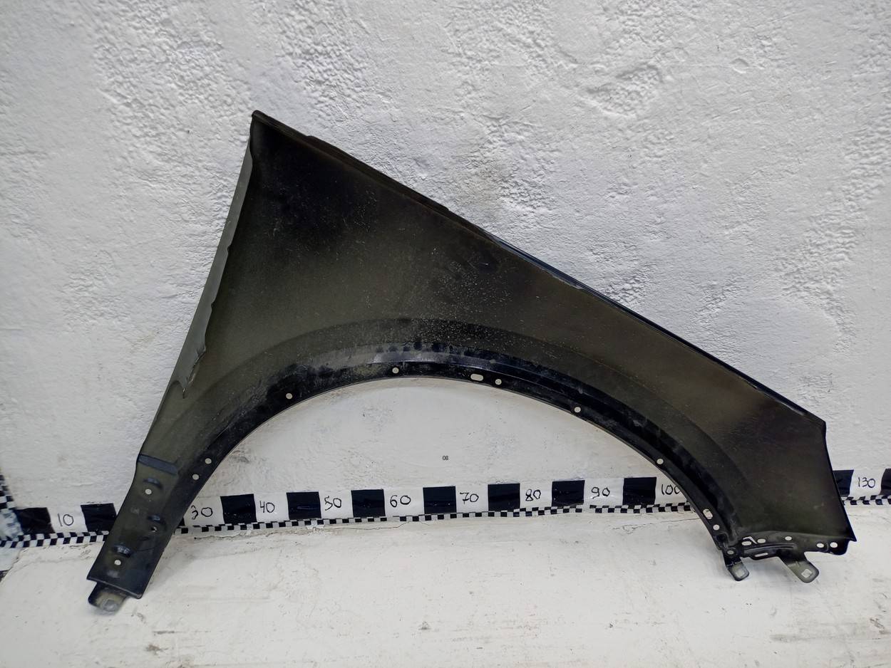 Крыло переднее левое