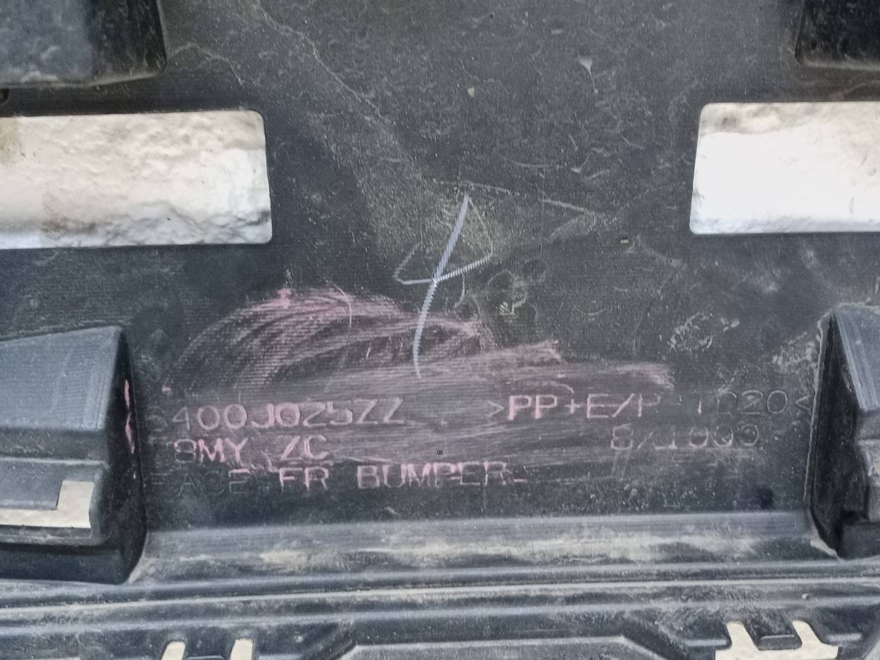 Бампер передний