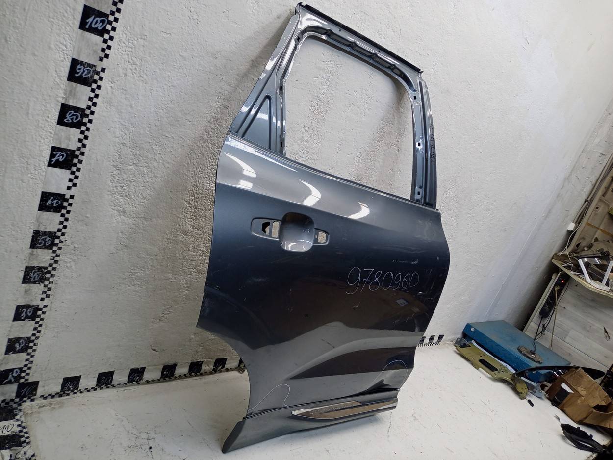 Дверь задняя правая