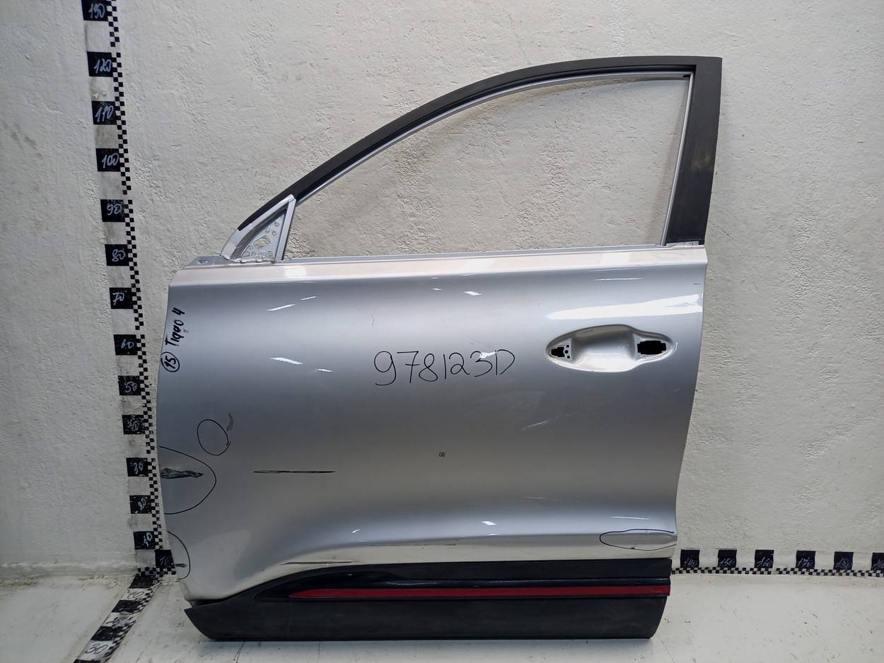 Дверь передняя левая