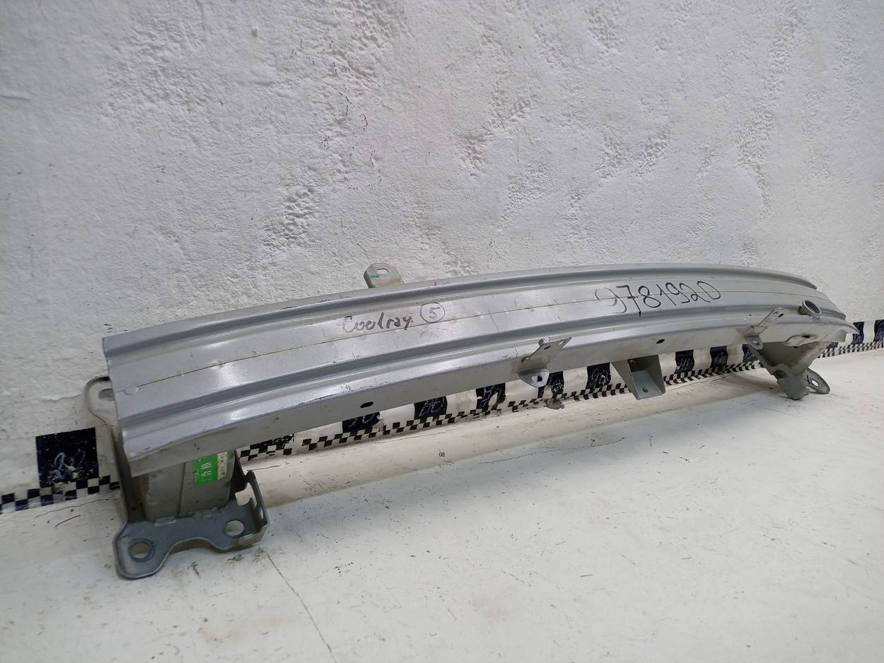 Усилитель переднего бампера