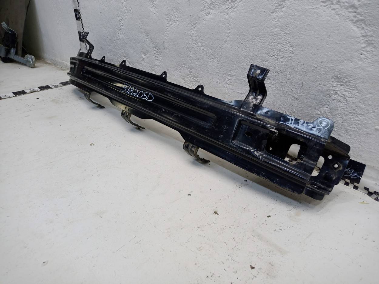 Усилитель заднего бампера