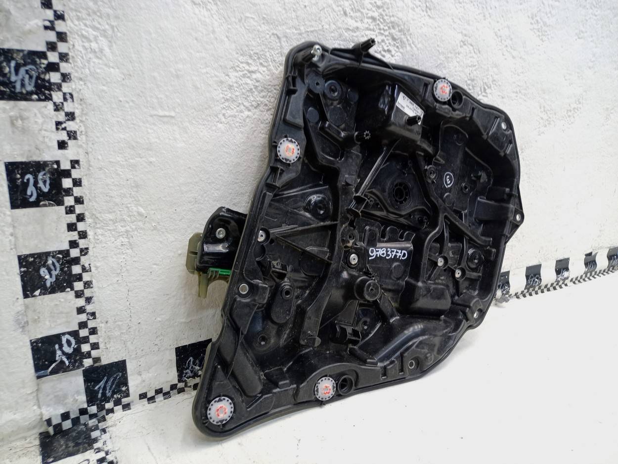 Стеклоподъемник электр. задний левый