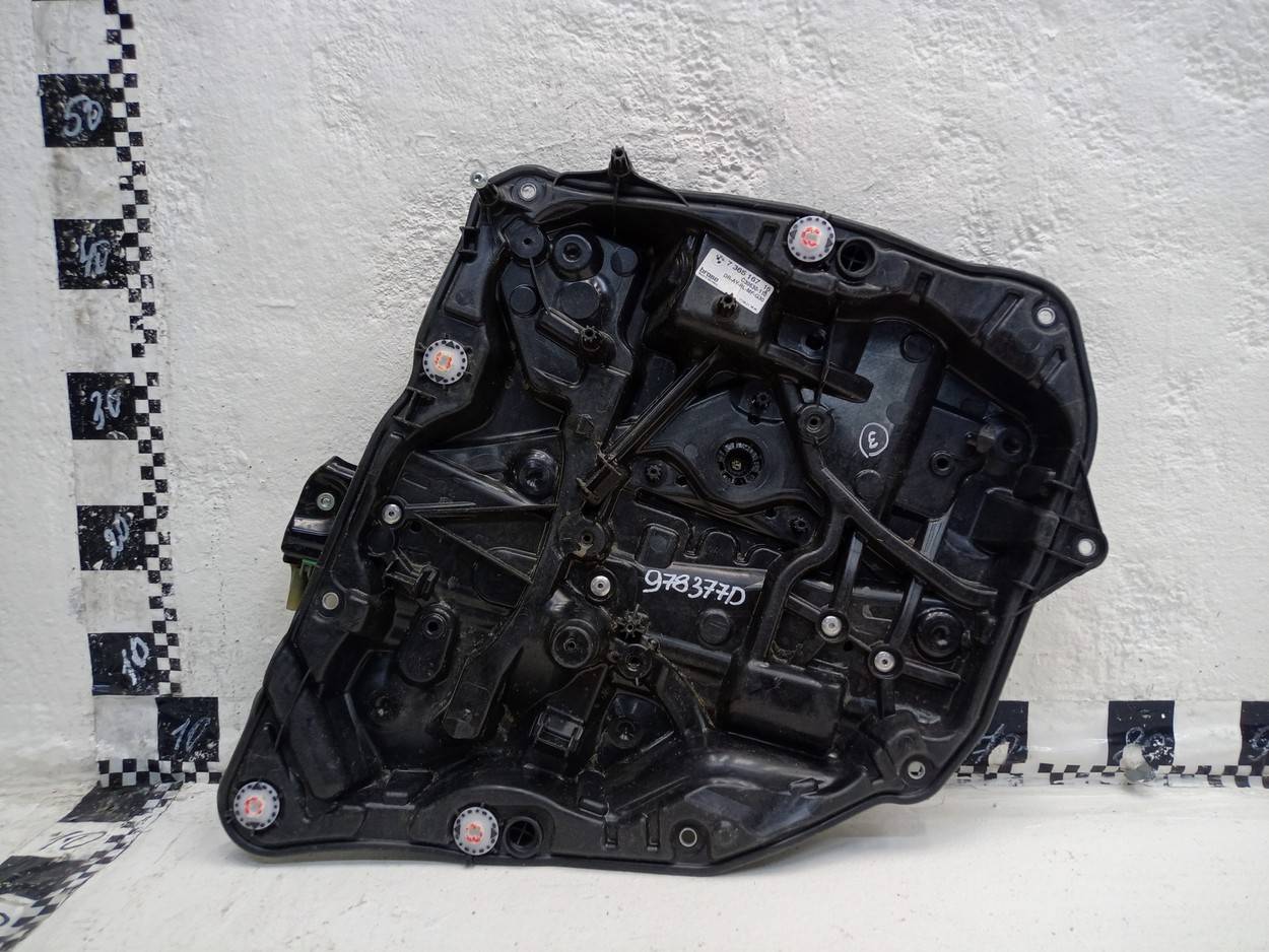 Стеклоподъемник электр. задний левый