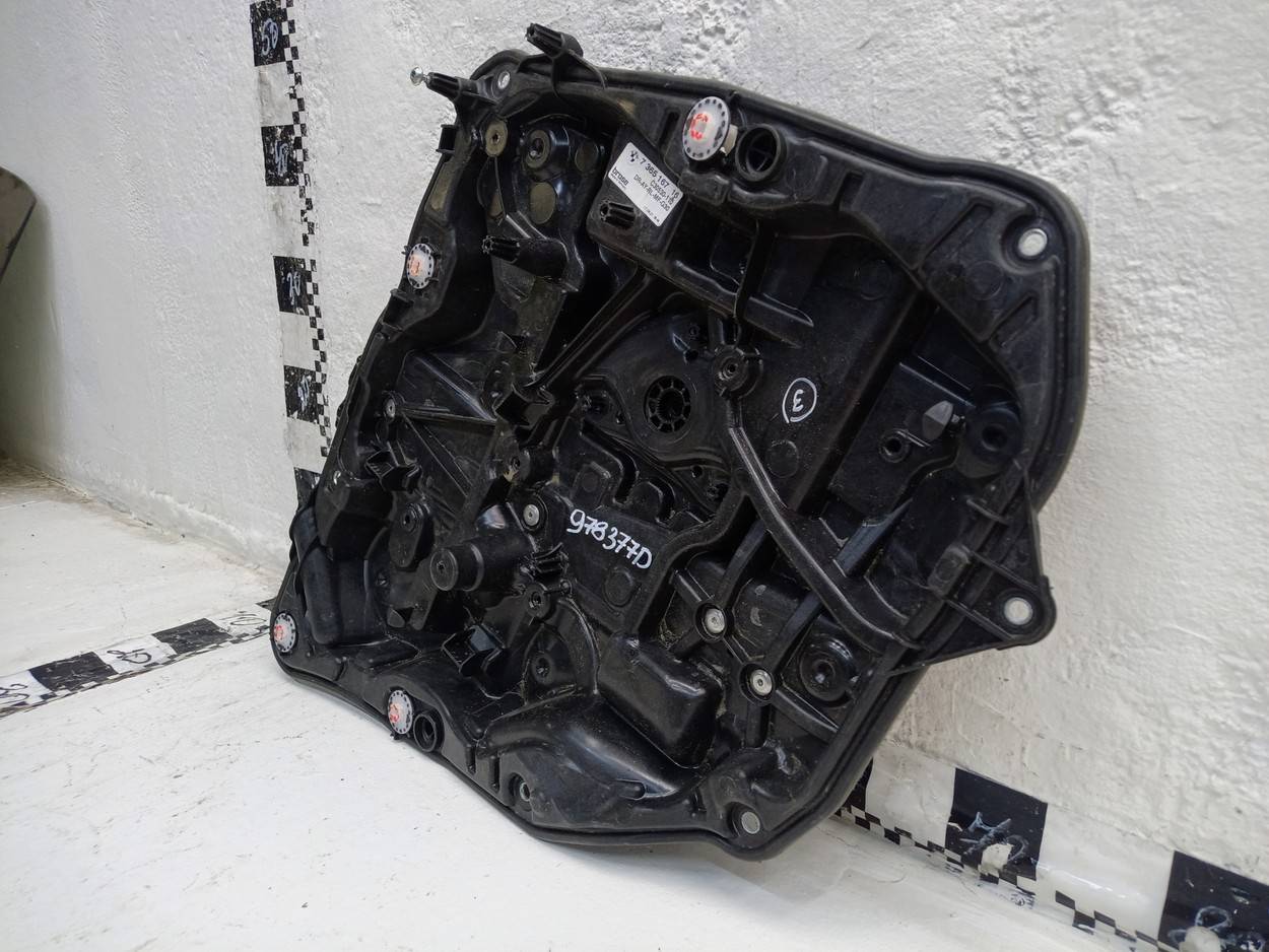 Стеклоподъемник электр. задний левый