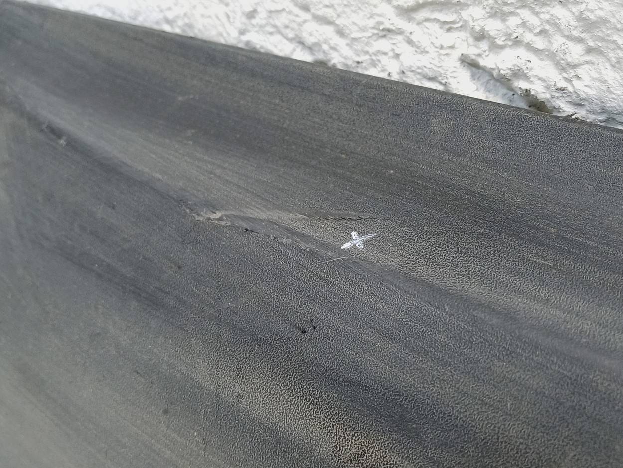 Накладка двери передней левой