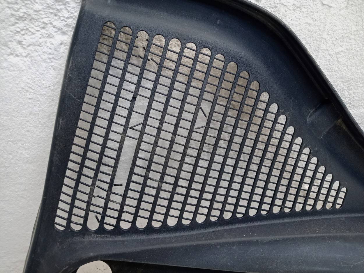 Решетка стеклоочистителей (Жабо)