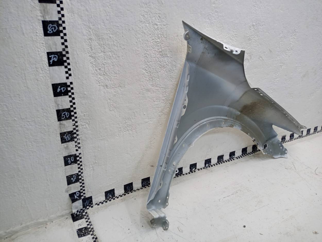 Крыло переднее левое