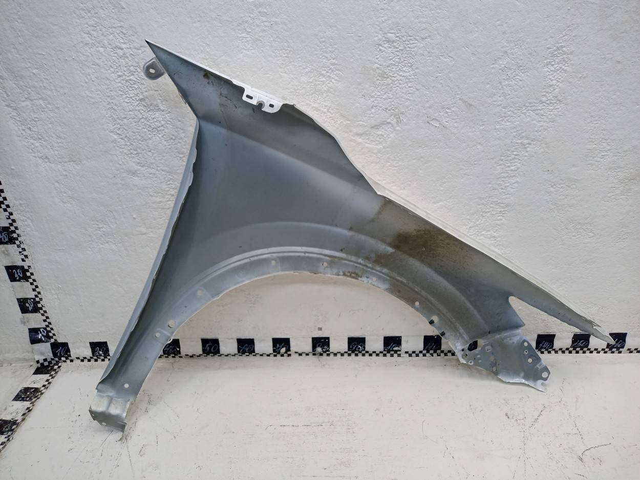 Крыло переднее левое