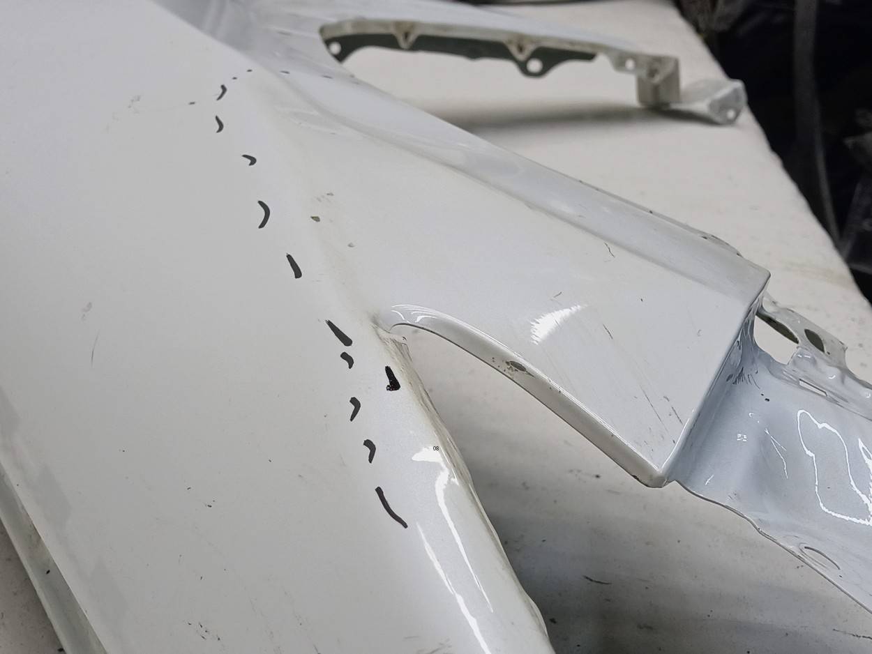 Крыло переднее левое