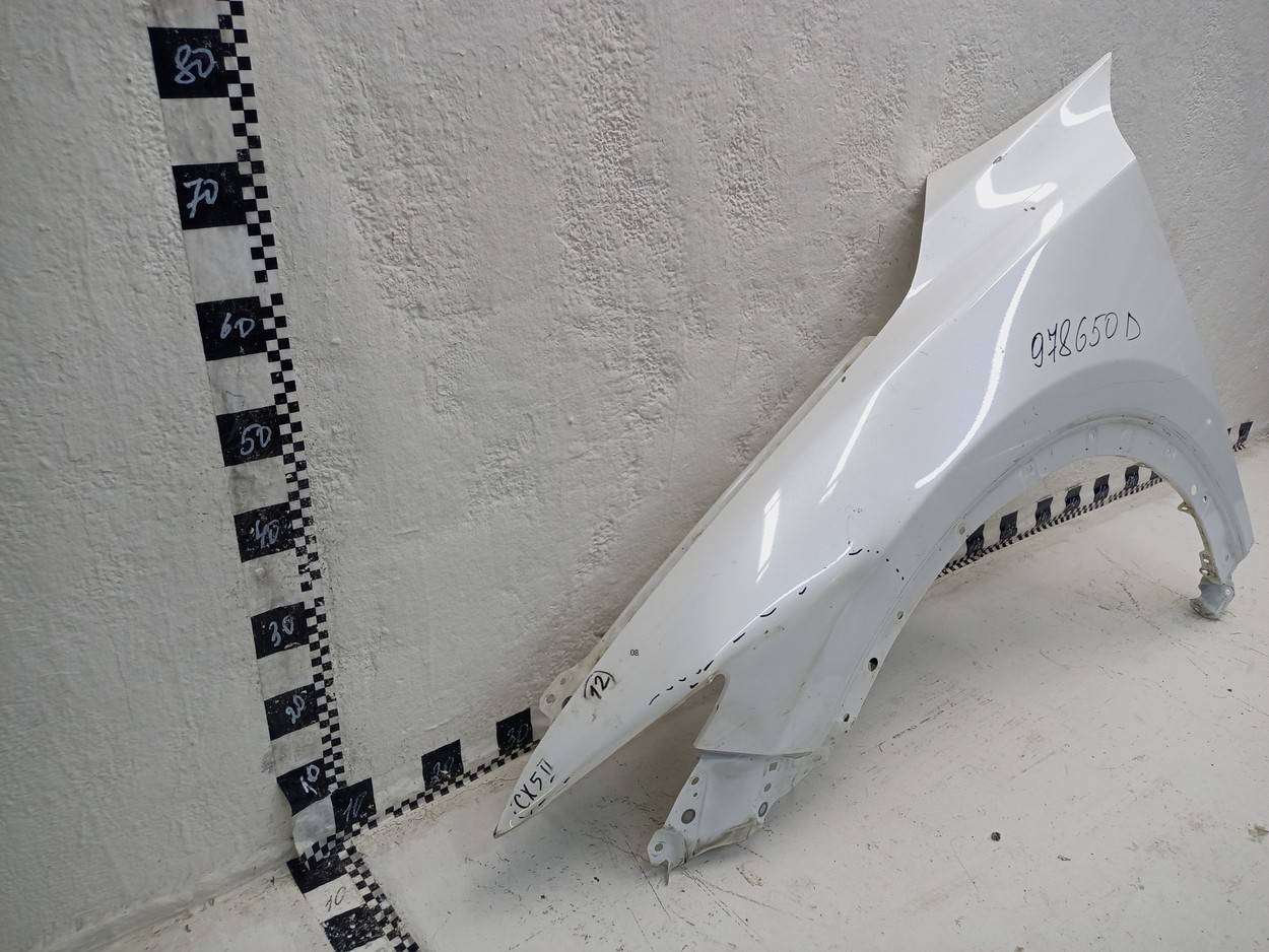 Крыло переднее левое