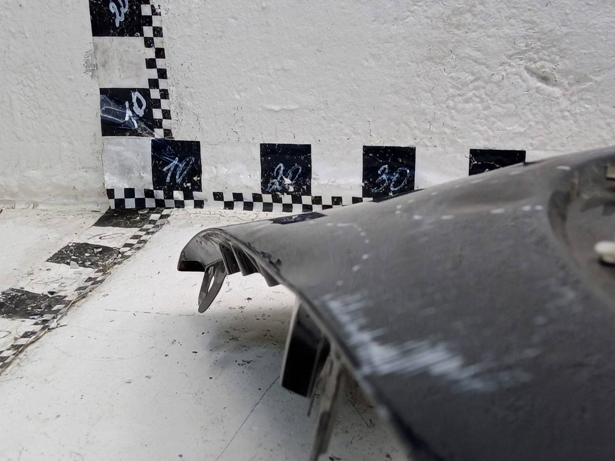 Крыло переднее правое