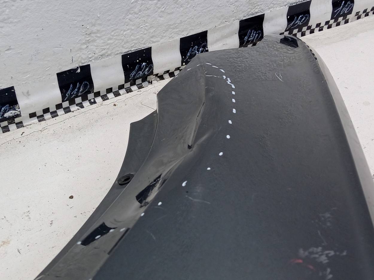 Крыло переднее левое