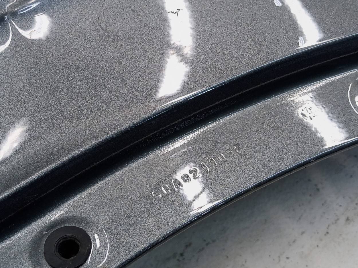 Крыло переднее левое