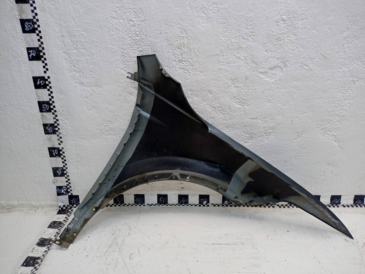 Крыло переднее левое