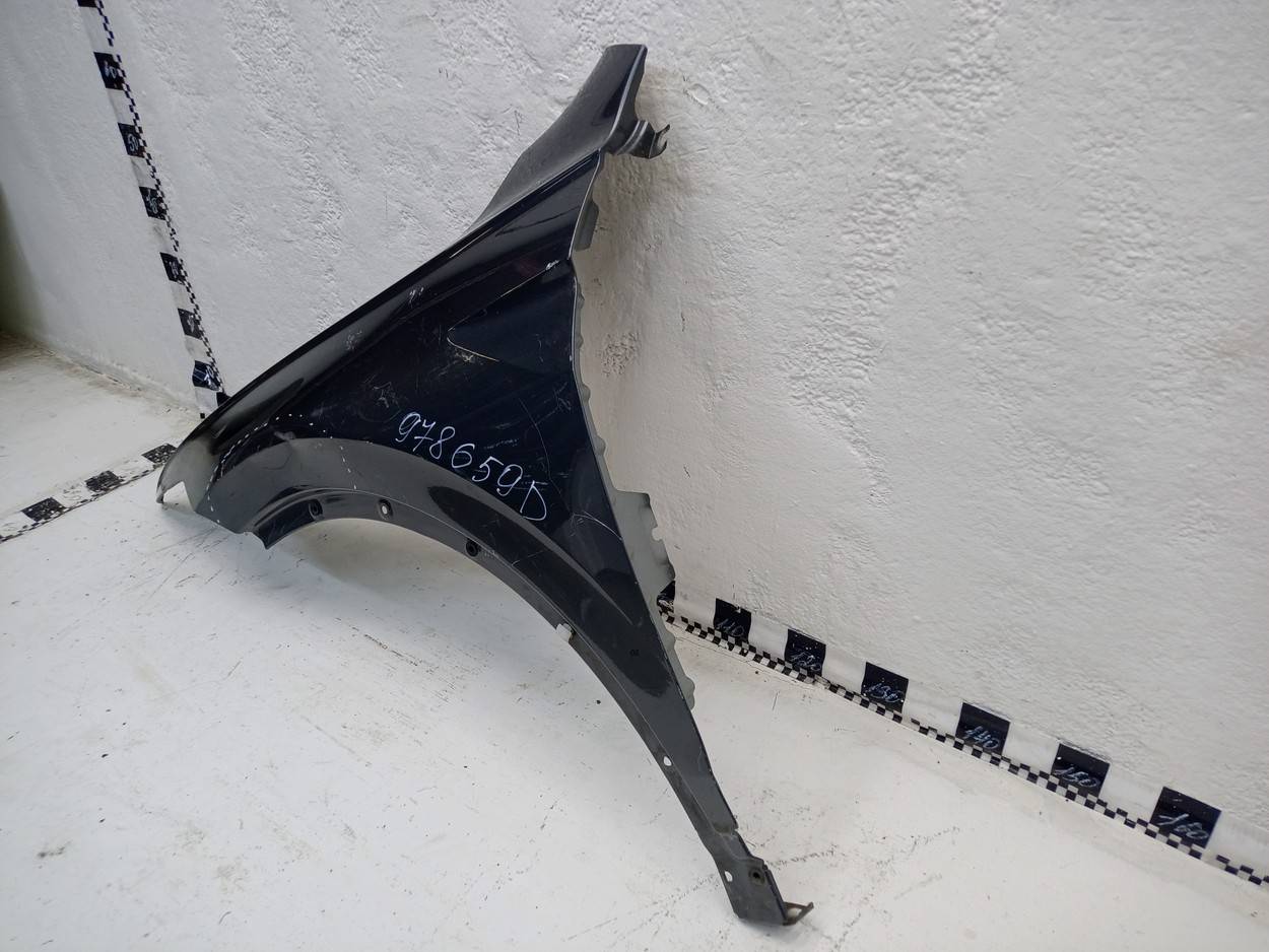 Крыло переднее левое