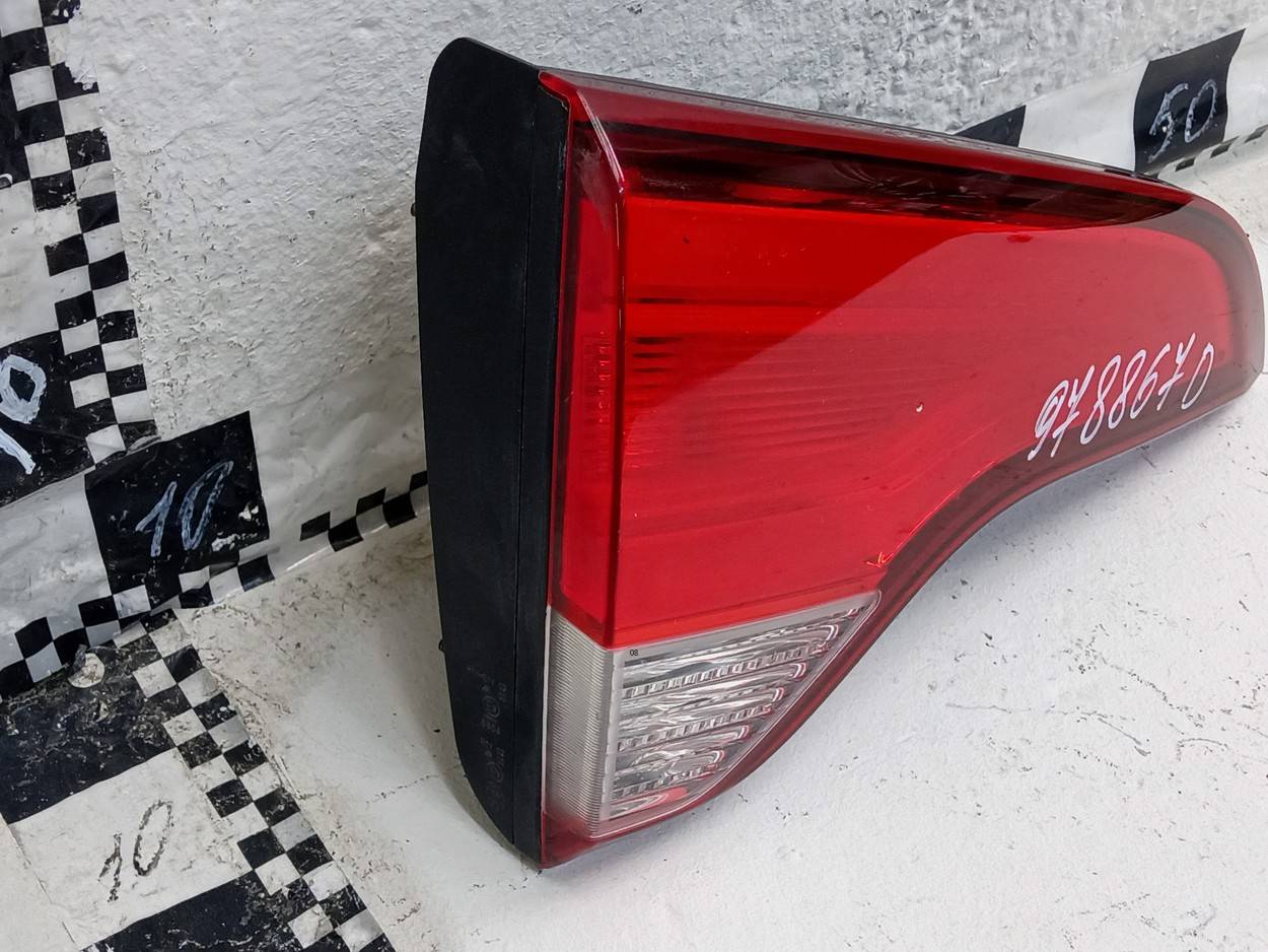 Фонарь задний внутренний левый