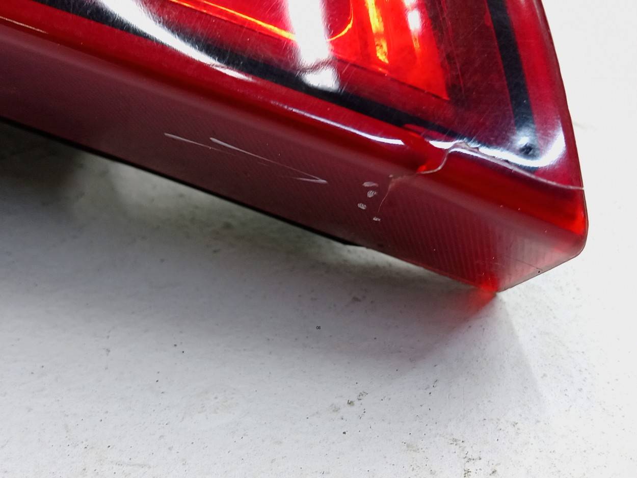 Фонарь задний внутренний левый