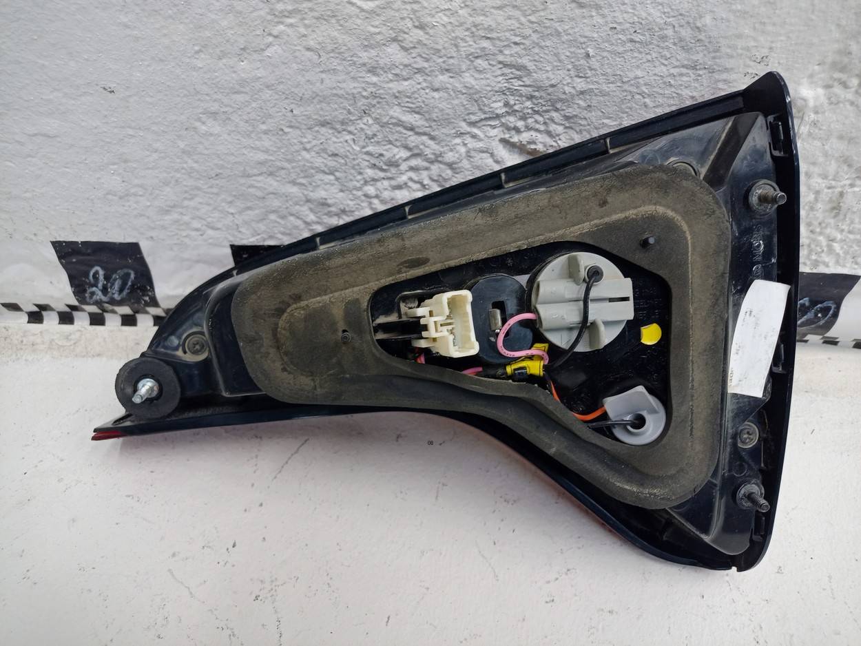 Фонарь задний внутренний левый