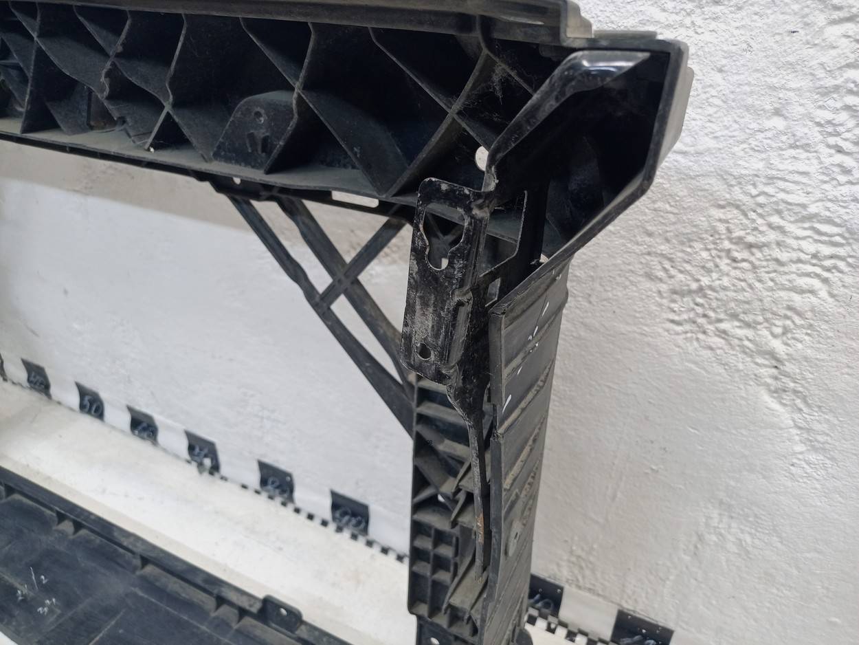 Панель передняя (телевизор)