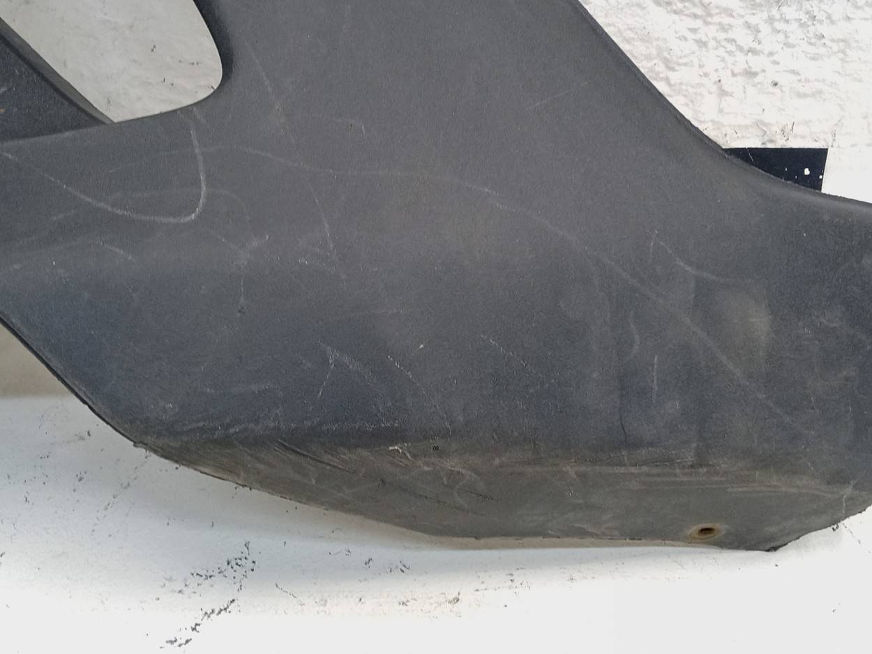 Накладка переднего бампера левая