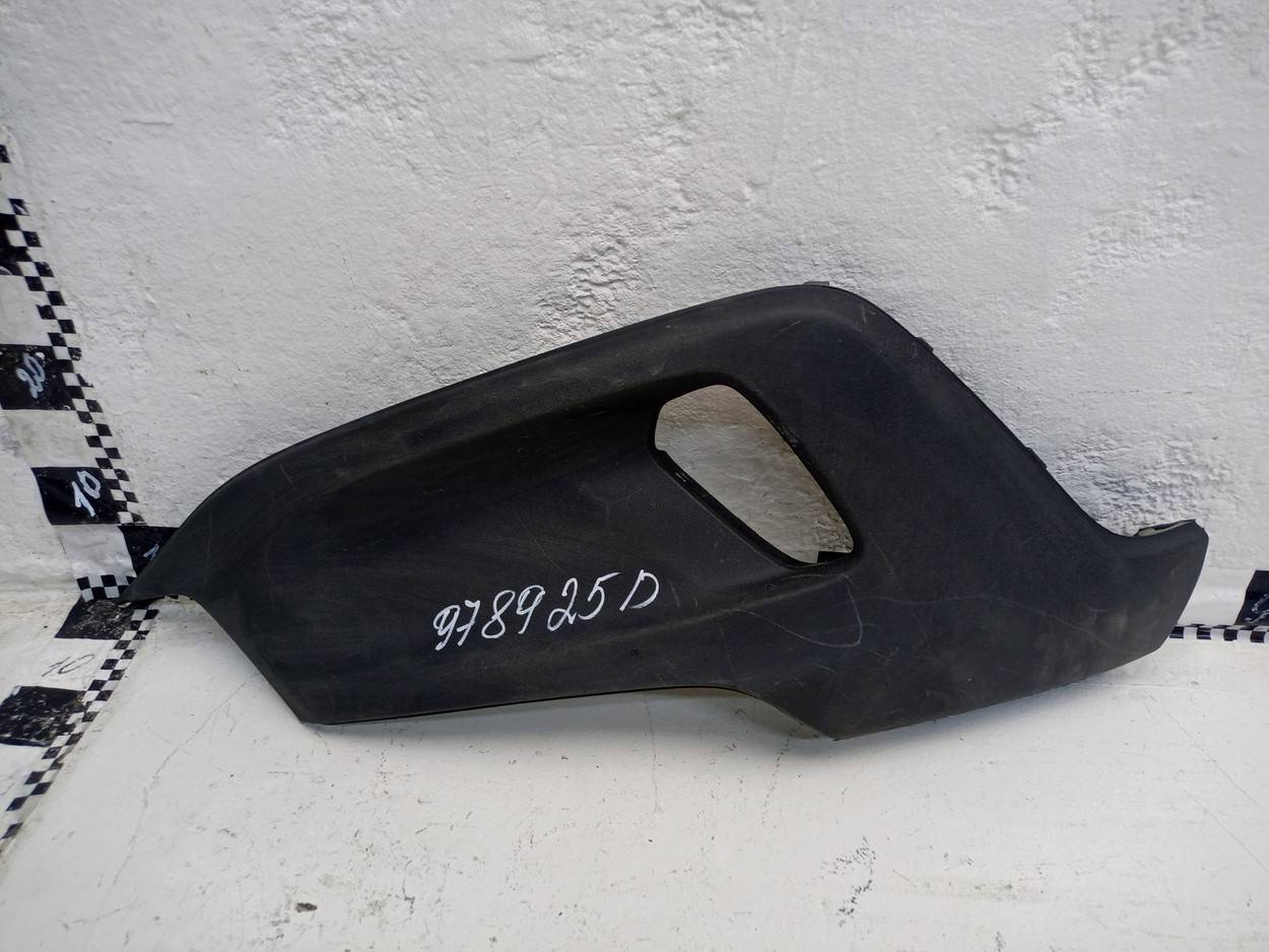 Накладка переднего бампера левая