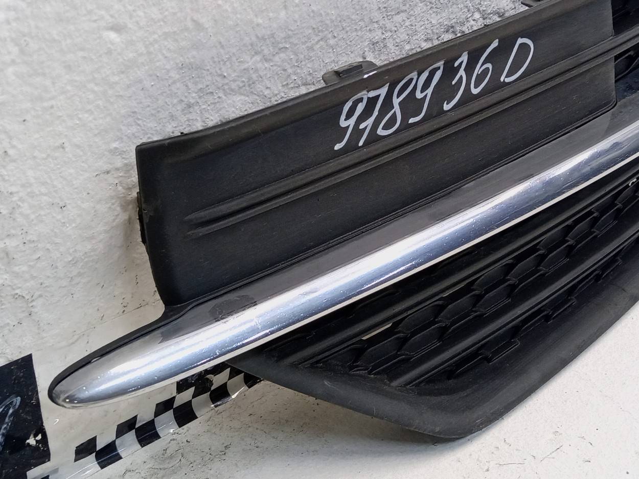 Накладка переднего бампера левая