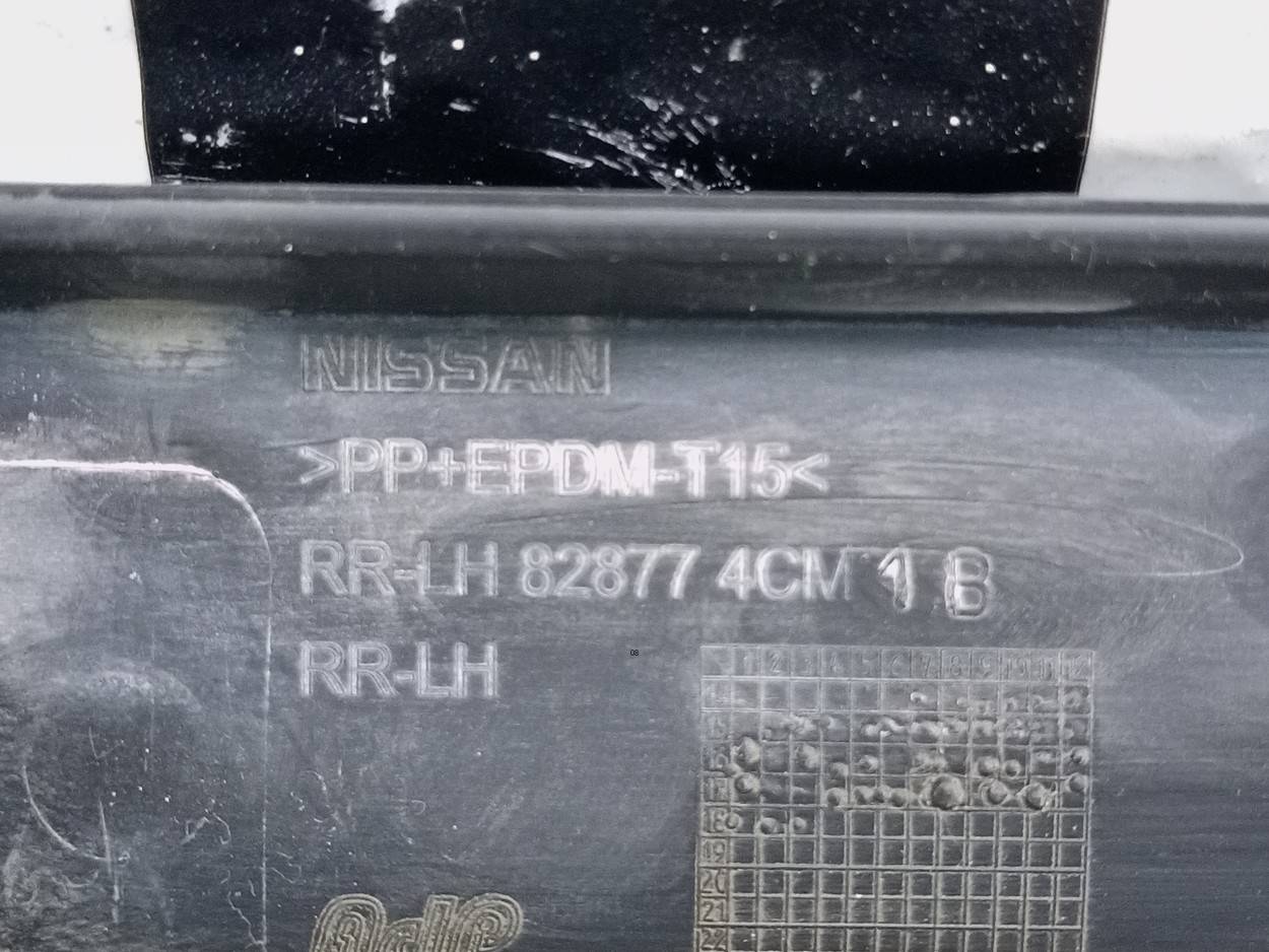 Накладка двери задней левой
